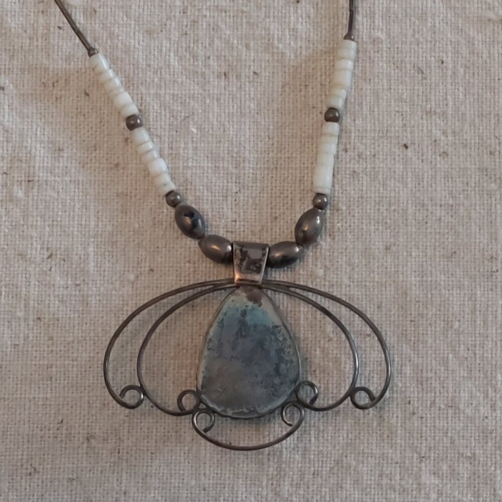Vintage Turquoise Silver and shell bead necklace - Picture 4 of 5